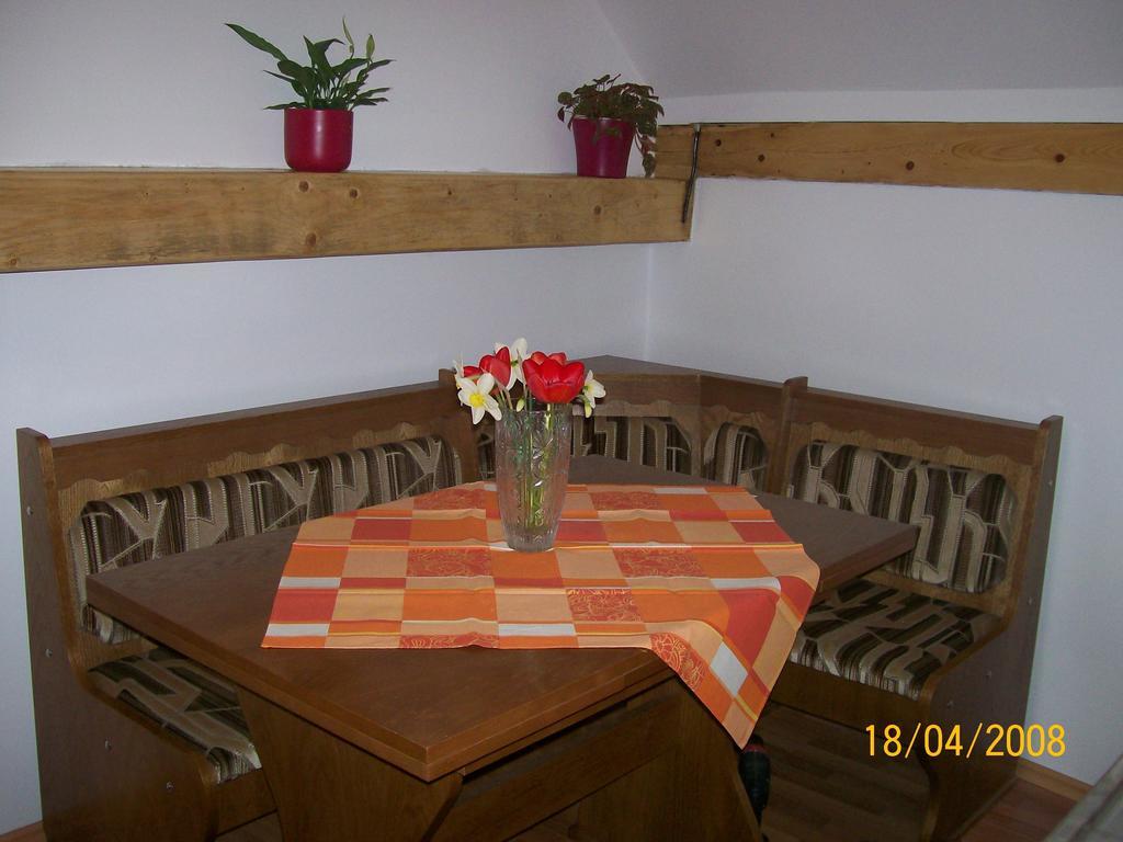 Hotel Casa Sara Săcele Zimmer foto